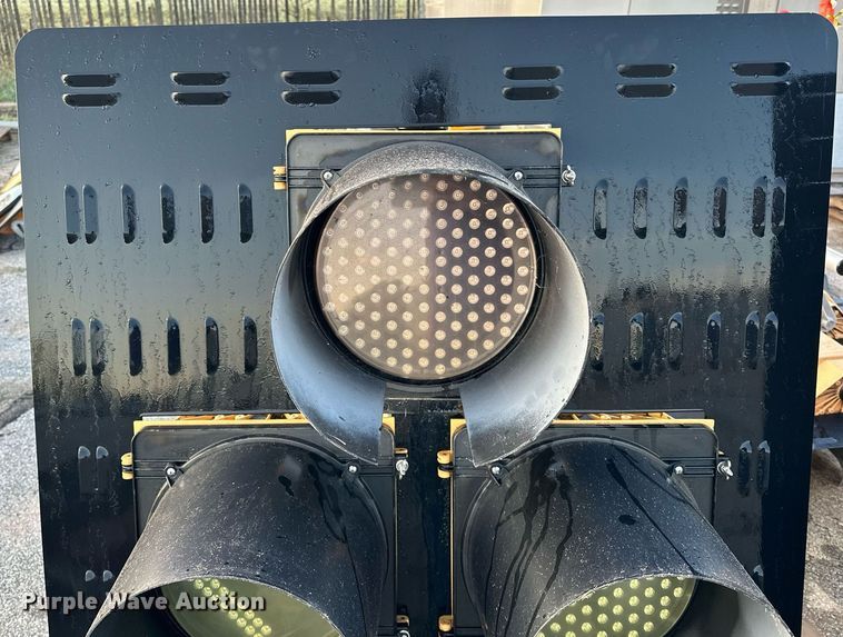 image for item EK0051 (2) traffic lights 