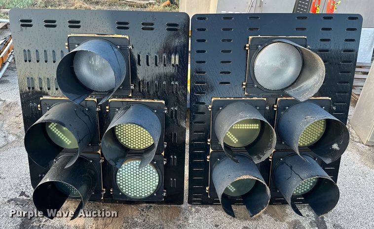 image for item EK0052 (2) traffic lights 