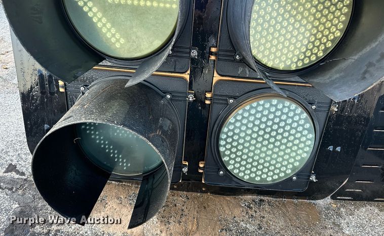 image for item EK0052 (2) traffic lights 