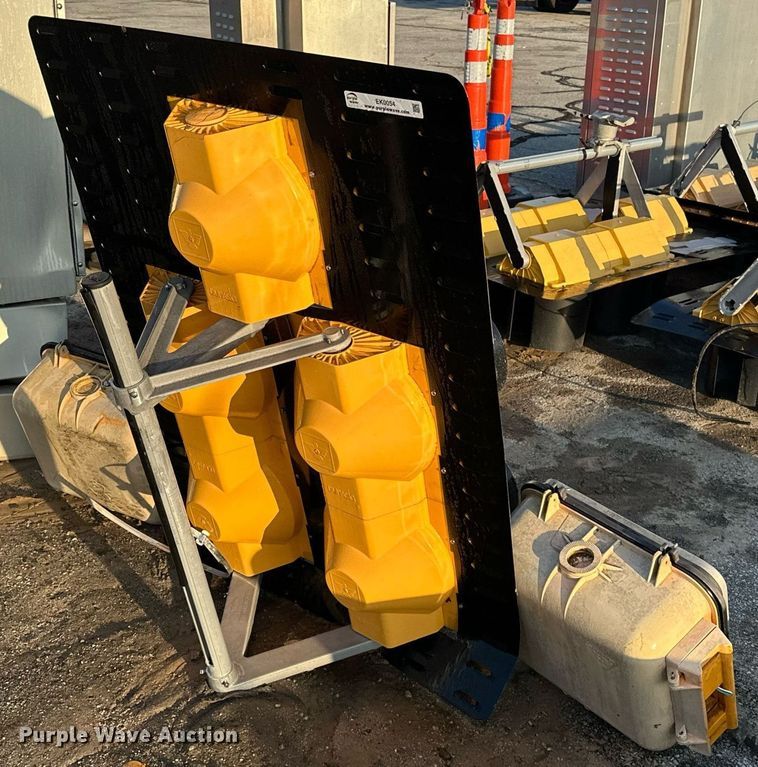 image for item EK0054 Road safety equipment