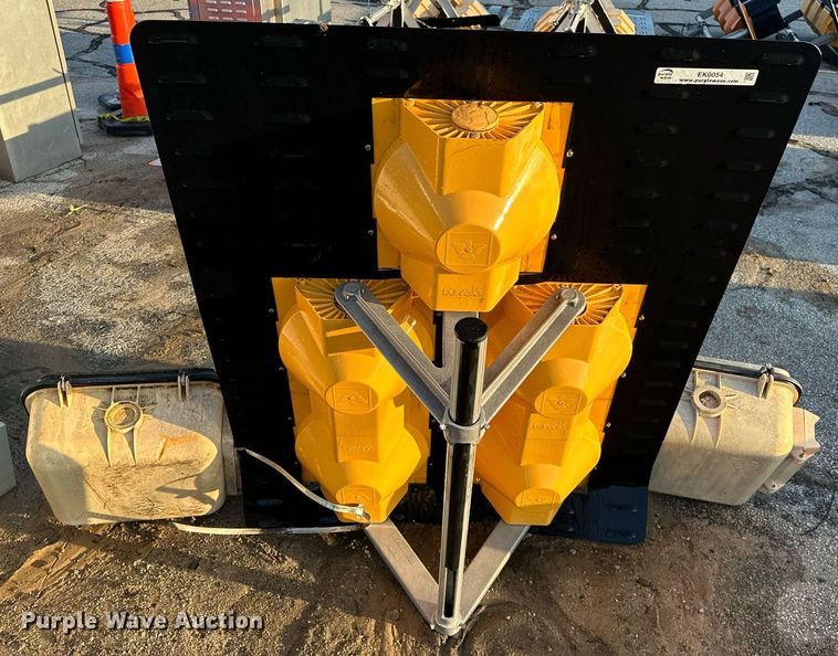 image for item EK0054 Road safety equipment