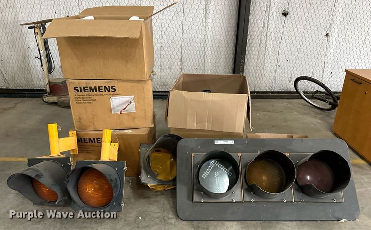 image for item EK0064 Road safety equipment