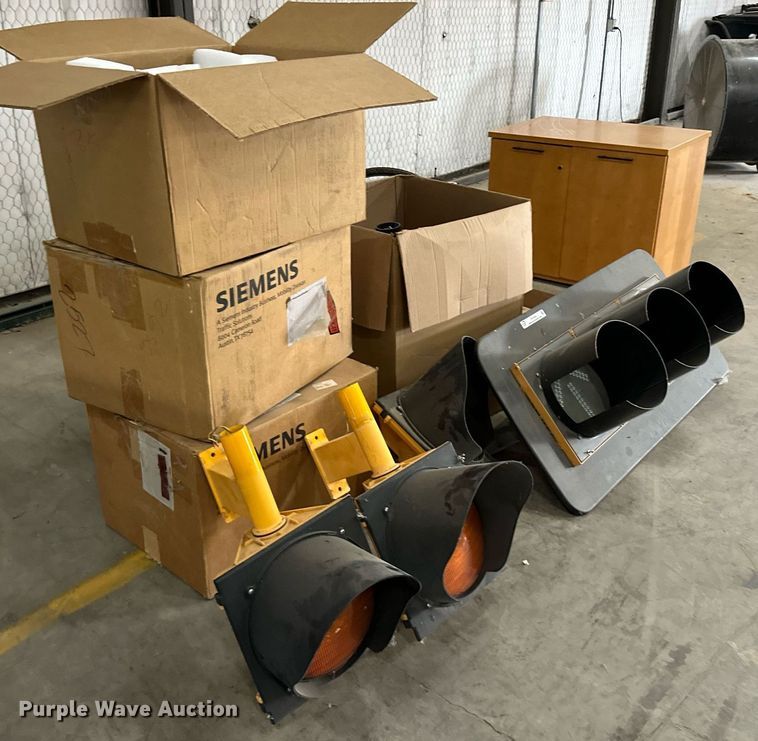 image for item EK0064 Road safety equipment