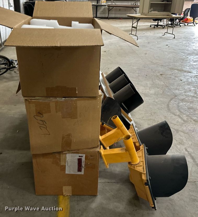 image for item EK0064 Road safety equipment