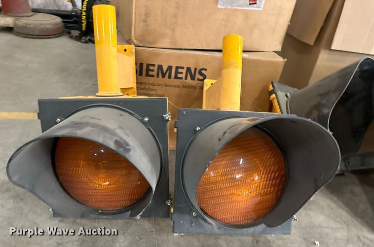 image for item EK0064 Road safety equipment