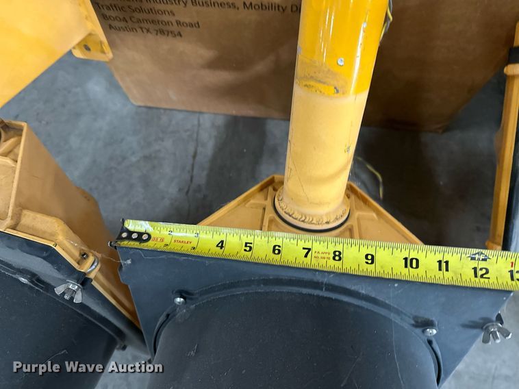 image for item EK0064 Road safety equipment