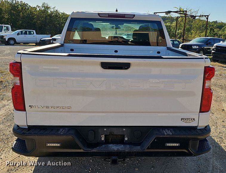 image for item EK0846 2020 Chevrolet  Silverado 1500 Crew Cab pickup truck