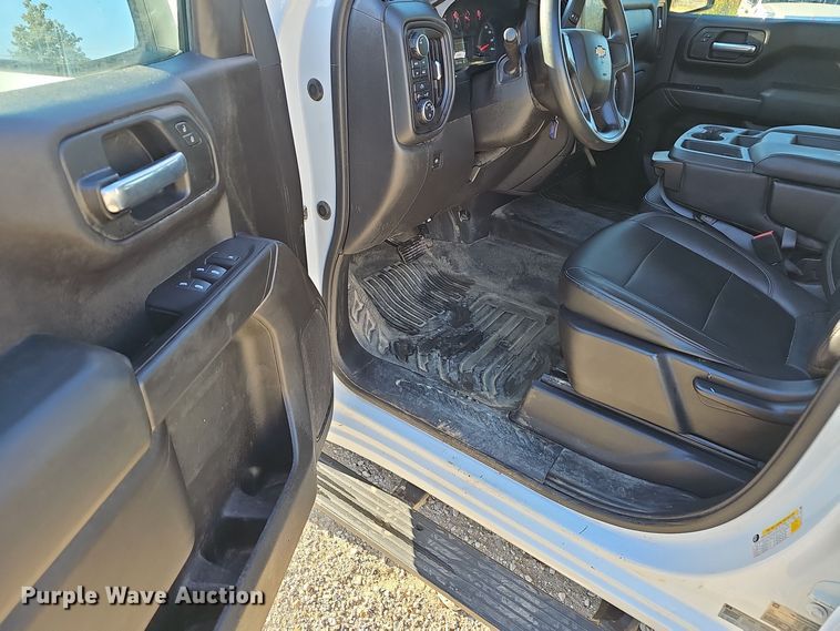 image for item EK0846 2020 Chevrolet  Silverado 1500 Crew Cab pickup truck