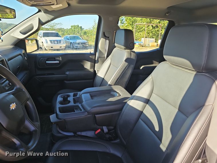 image for item EK0846 2020 Chevrolet  Silverado 1500 Crew Cab pickup truck