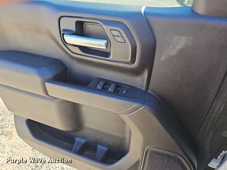 image for item EK0846 2020 Chevrolet  Silverado 1500 Crew Cab pickup truck