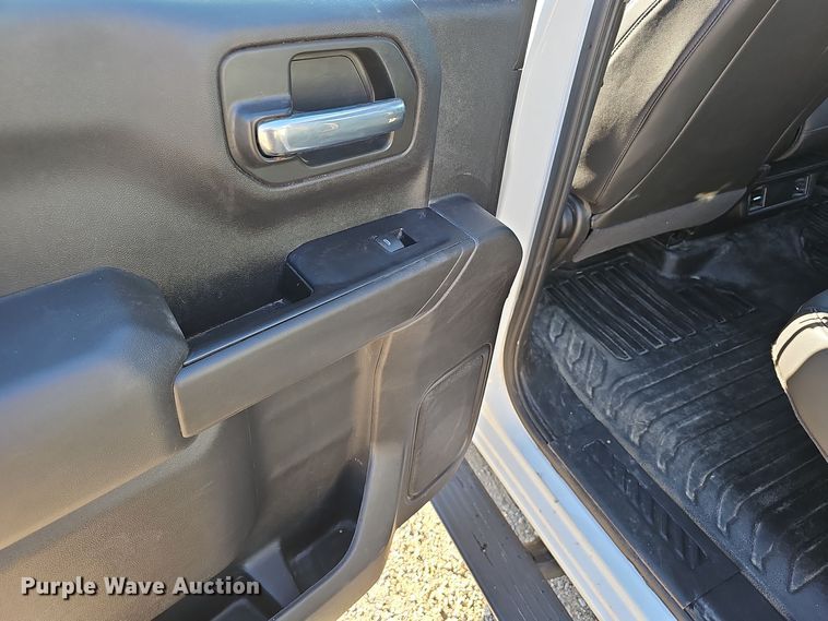 image for item EK0846 2020 Chevrolet  Silverado 1500 Crew Cab pickup truck