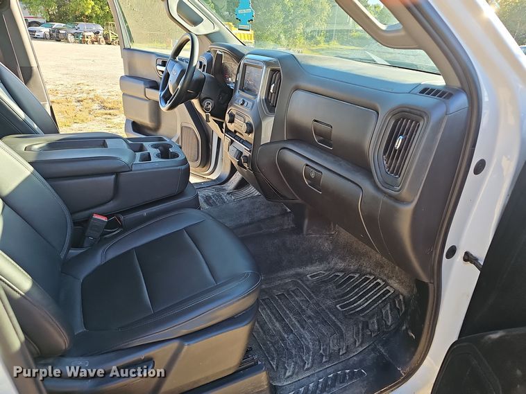 image for item EK0846 2020 Chevrolet  Silverado 1500 Crew Cab pickup truck