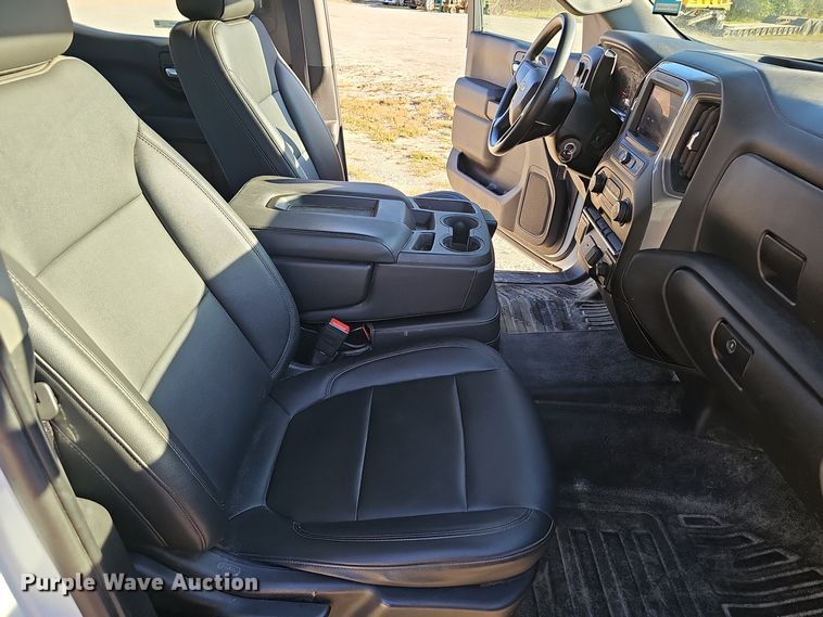 image for item EK0846 2020 Chevrolet  Silverado 1500 Crew Cab pickup truck