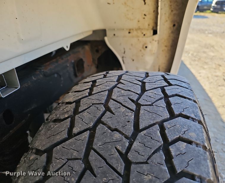 image for item EK0846 2020 Chevrolet  Silverado 1500 Crew Cab pickup truck