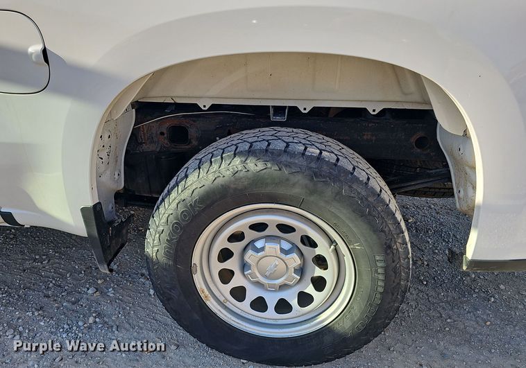 image for item EK0846 2020 Chevrolet  Silverado 1500 Crew Cab pickup truck