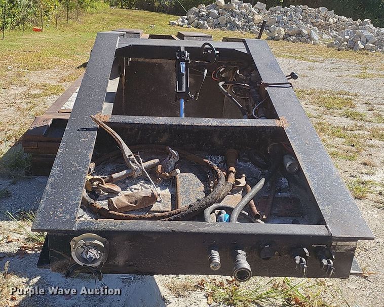 image for item EK0850 2002 CMI Load King 553 SS lowboy equipment trailer