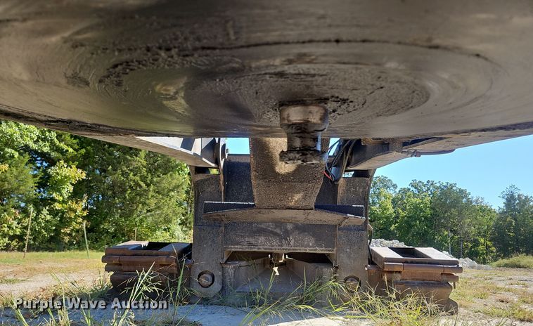 image for item EK0850 2002 CMI Load King 553 SS lowboy equipment trailer