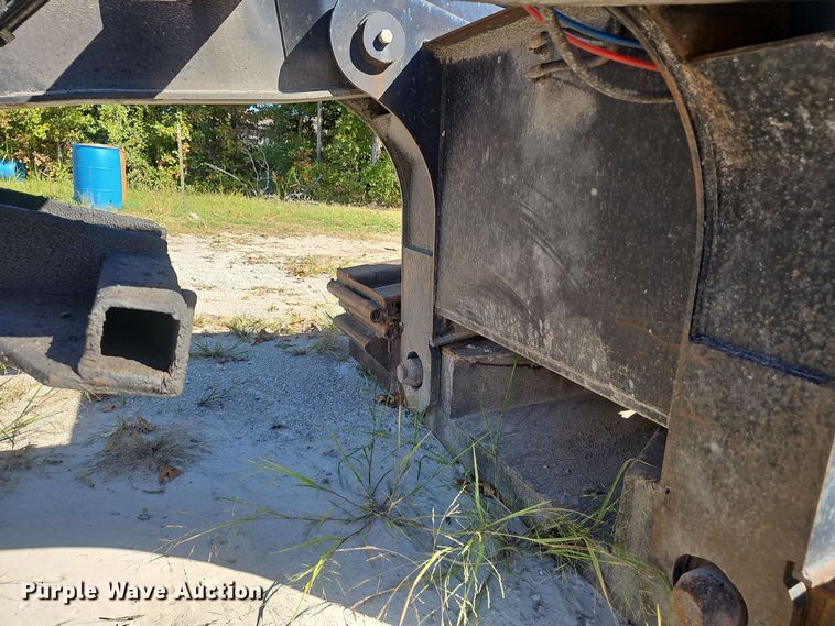 image for item EK0850 2002 CMI Load King 553 SS lowboy equipment trailer