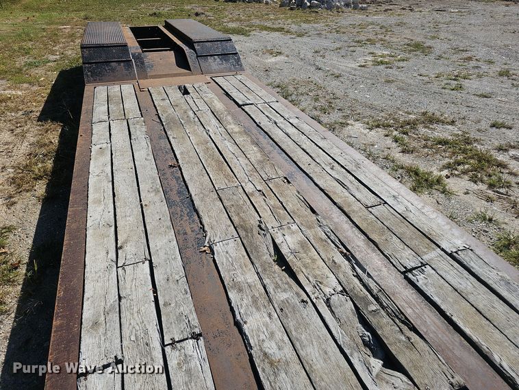 image for item EK0850 2002 CMI Load King 553 SS lowboy equipment trailer