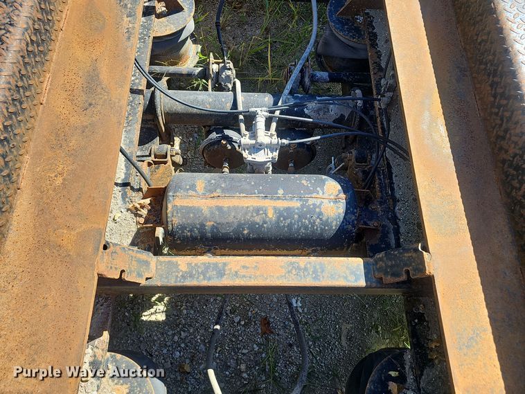 image for item EK0850 2002 CMI Load King 553 SS lowboy equipment trailer