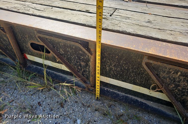 image for item EK0850 2002 CMI Load King 553 SS lowboy equipment trailer