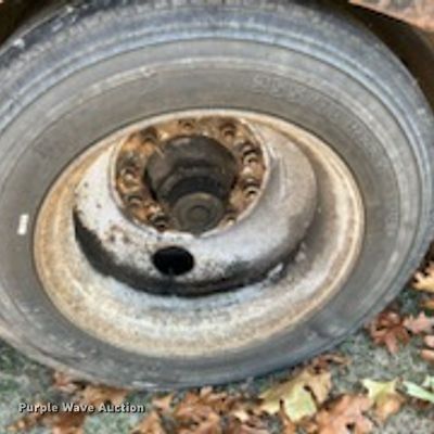 image for item EK0850 2002 CMI Load King 553 SS lowboy equipment trailer