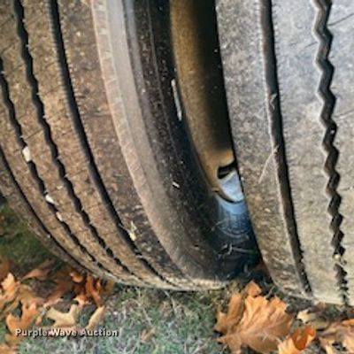 image for item EK0850 2002 CMI Load King 553 SS lowboy equipment trailer