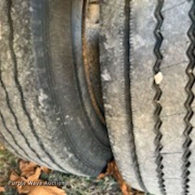 image for item EK0850 2002 CMI Load King 553 SS lowboy equipment trailer