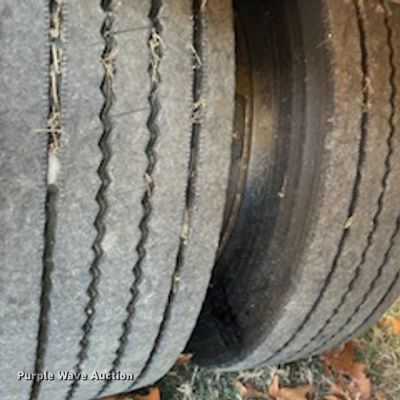 image for item EK0850 2002 CMI Load King 553 SS lowboy equipment trailer