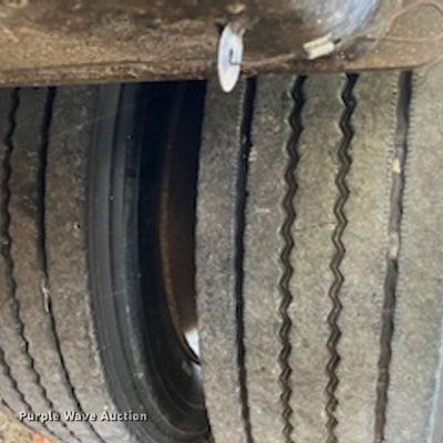 image for item EK0850 2002 CMI Load King 553 SS lowboy equipment trailer