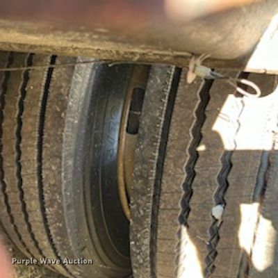 image for item EK0850 2002 CMI Load King 553 SS lowboy equipment trailer