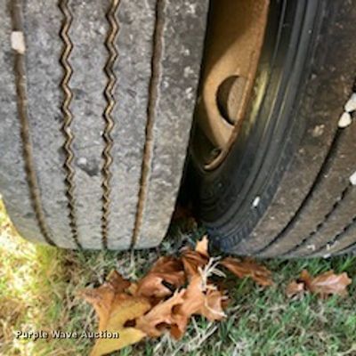 image for item EK0850 2002 CMI Load King 553 SS lowboy equipment trailer