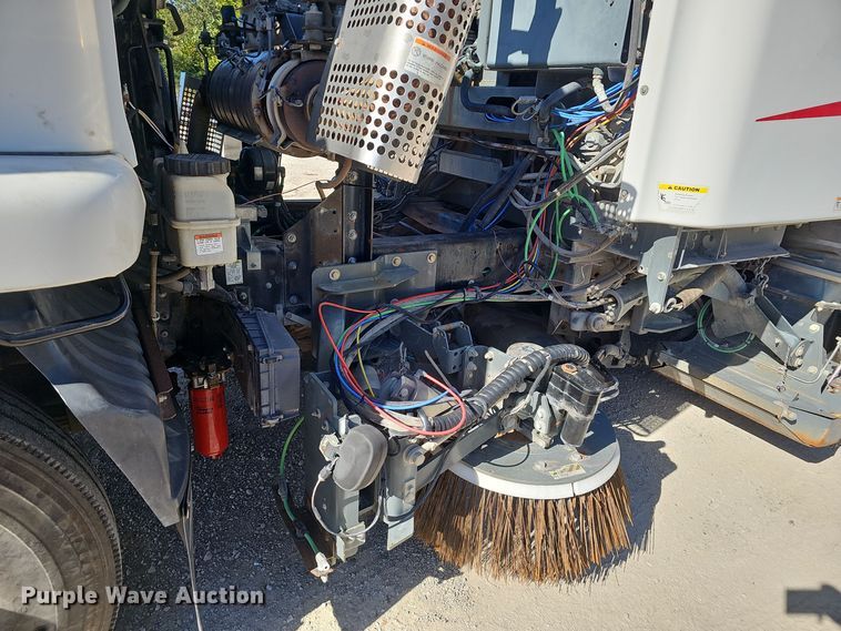image for item EK0868 2008 UD Elgin 3300 street sweeper truck