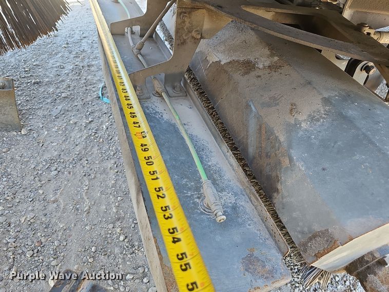 image for item EK0868 2008 UD Elgin 3300 street sweeper truck