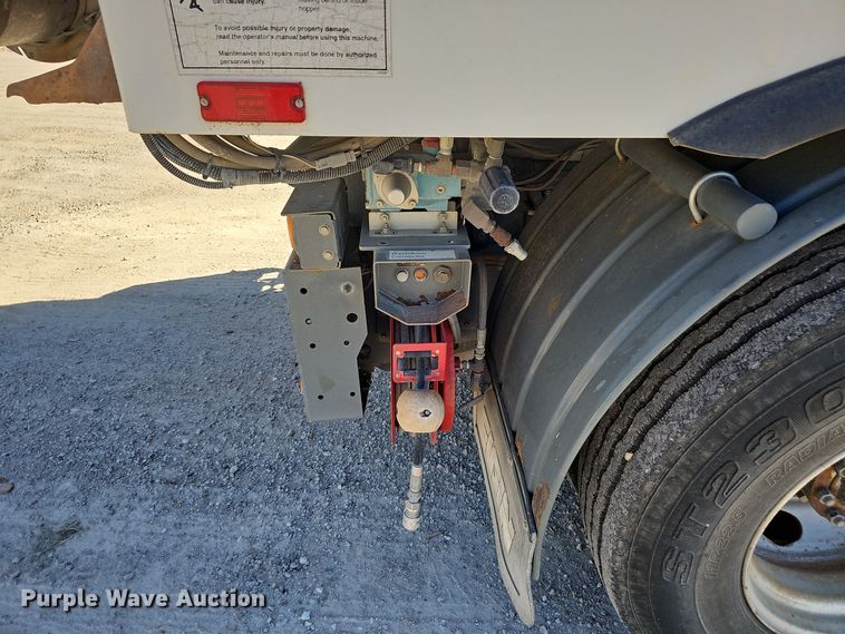 image for item EK0868 2008 UD Elgin 3300 street sweeper truck