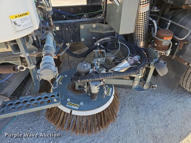 image for item EK0868 2008 UD Elgin 3300 street sweeper truck