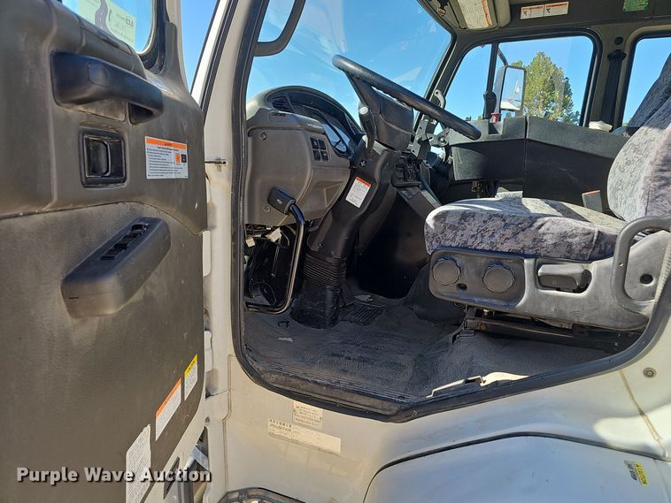 image for item EK0868 2008 UD Elgin 3300 street sweeper truck