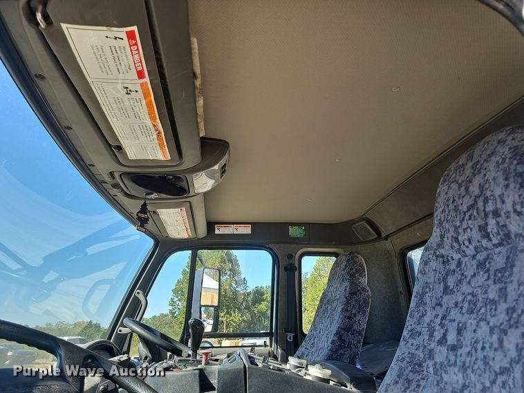 image for item EK0868 2008 UD Elgin 3300 street sweeper truck