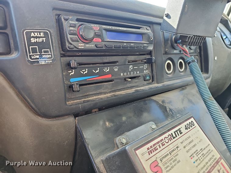 image for item EK0868 2008 UD Elgin 3300 street sweeper truck