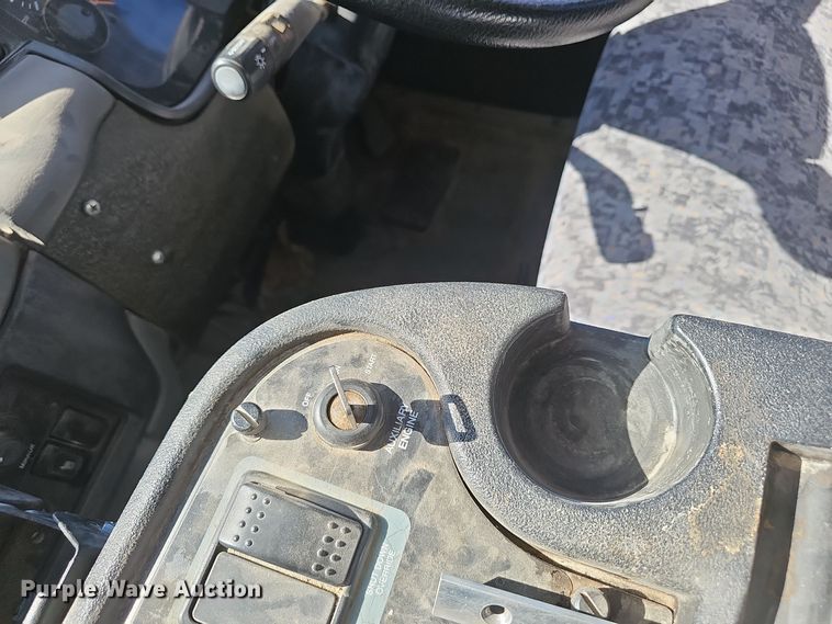 image for item EK0868 2008 UD Elgin 3300 street sweeper truck