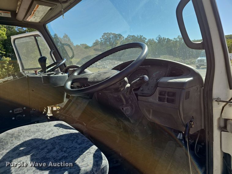 image for item EK0868 2008 UD Elgin 3300 street sweeper truck