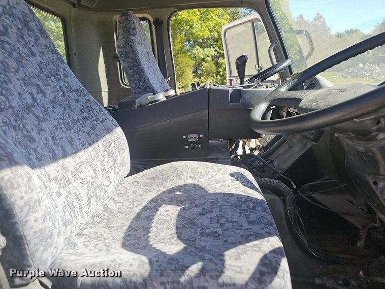 image for item EK0868 2008 UD Elgin 3300 street sweeper truck