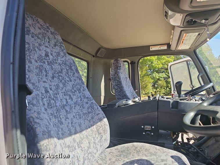 image for item EK0868 2008 UD Elgin 3300 street sweeper truck