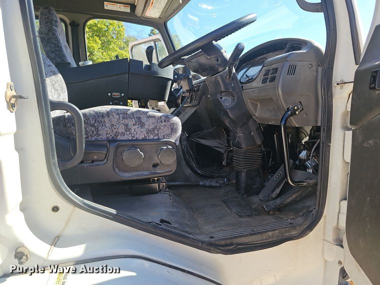 image for item EK0868 2008 UD Elgin 3300 street sweeper truck