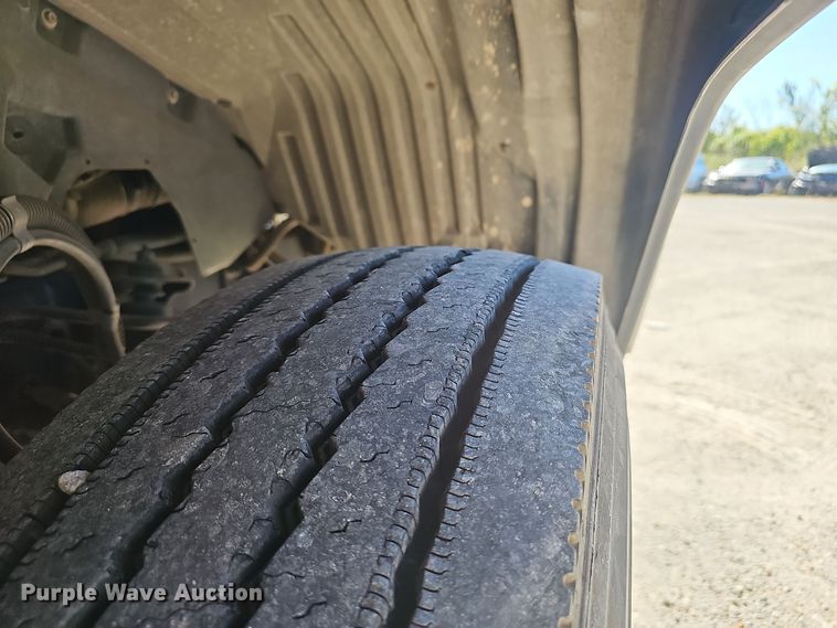 image for item EK0868 2008 UD Elgin 3300 street sweeper truck