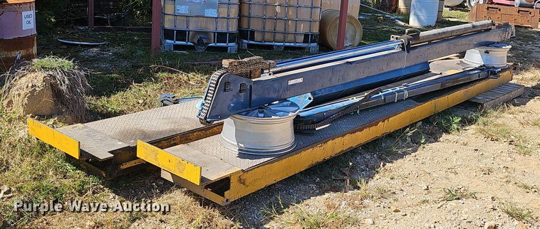 image for item EK0871 Ben Pearson 12-4 MR automotive lift