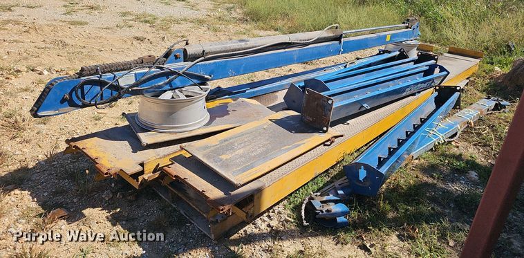 image for item EK0871 Ben Pearson 12-4 MR automotive lift