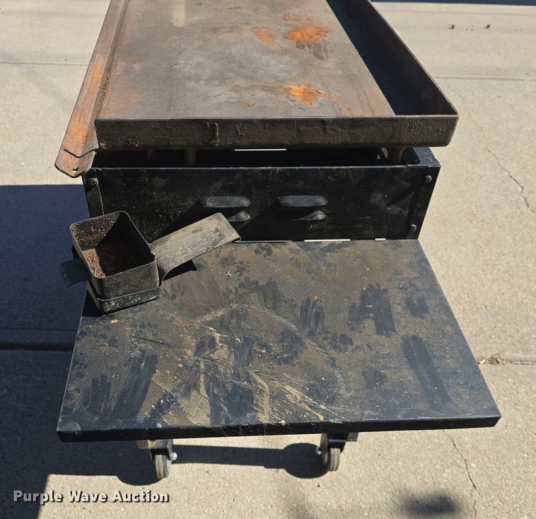 image for item EK2299 2017 Blackstone  1554 griddle