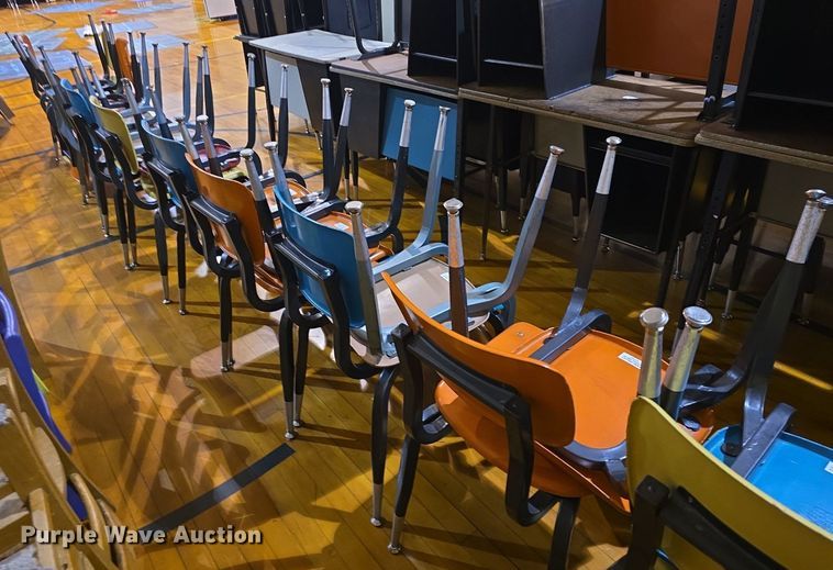 image for item EK2309 Approximately 30 chairs 