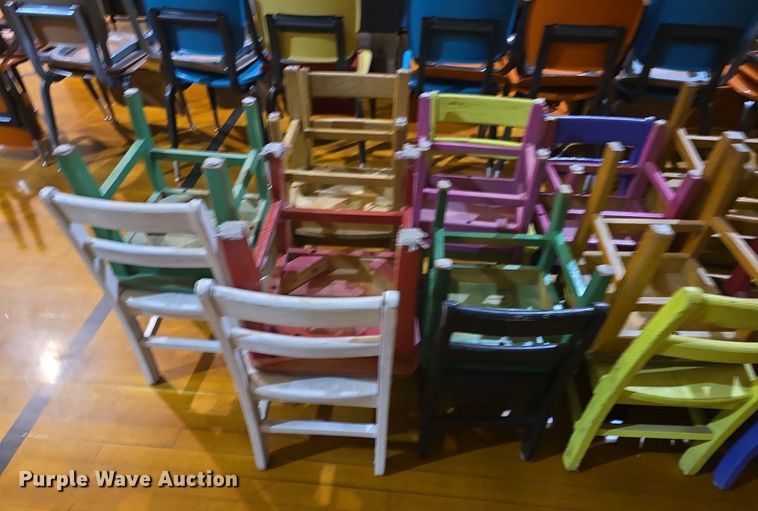 image for item EK2311 Approximately 33 chairs 